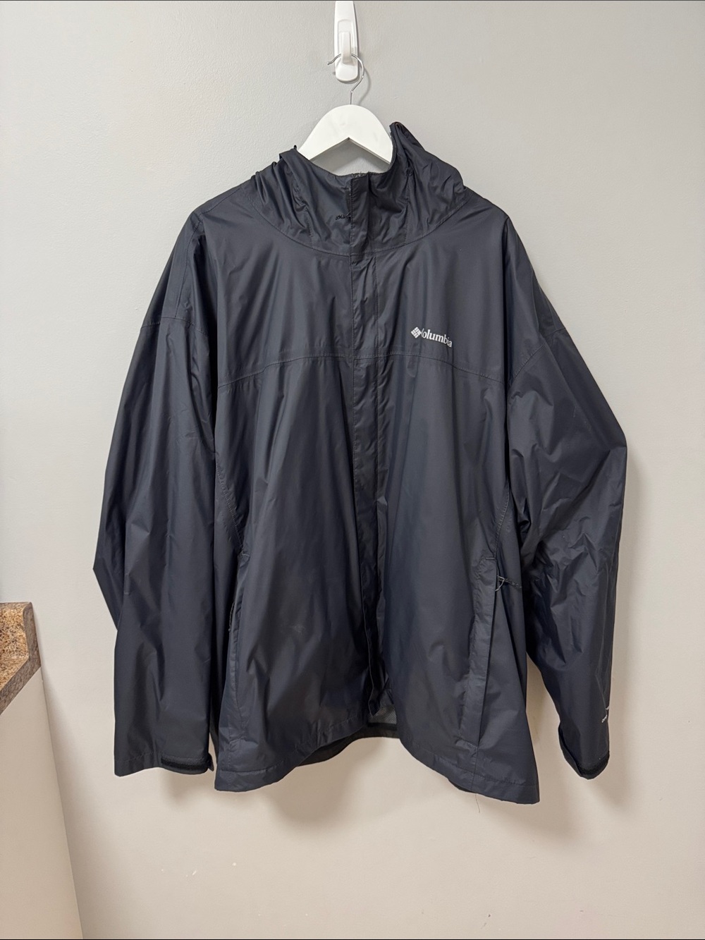 Columbia Men's Black Hooded Packable Rain Shell